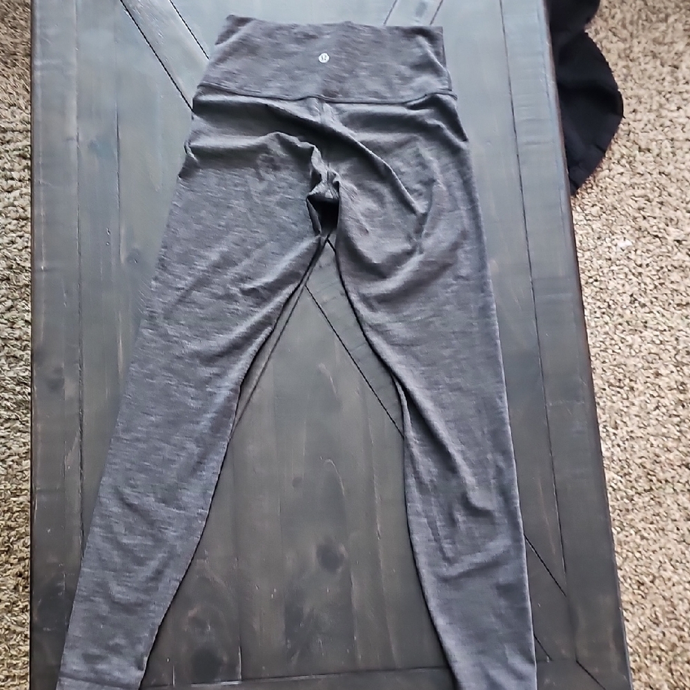 Heathered Gray Lululemon Womens Size 6 Leggings